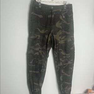 SHEIN Curve Green Camouflage Pants